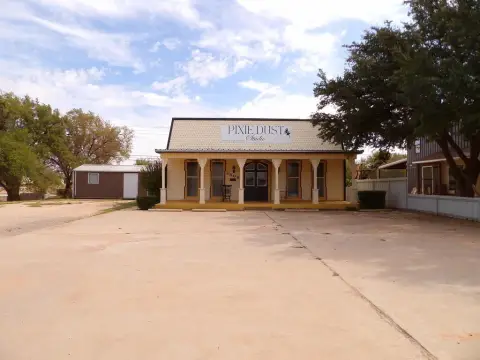 Multi-Room Storefront Property