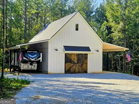Unrestricted Acreage with Barndominium