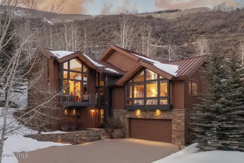 Vail Duplex with Mountain Views