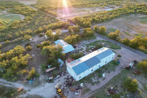 Light Manufacturing Warehouse Acreage