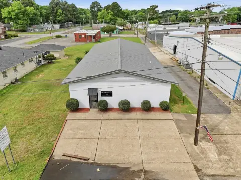 Mixed-Use Building with Shop Space