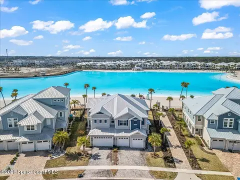 Luxury Townhomes in Beachwalk