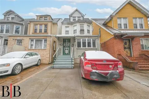 Detached Single-Family with Backyard