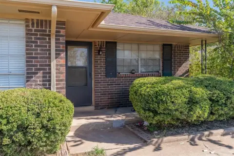 Two-Unit Duplex with Fenced Yards