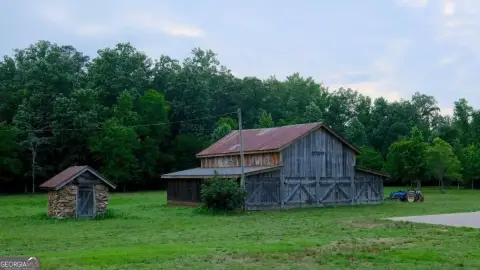 Equestrian Farm Land with Barns