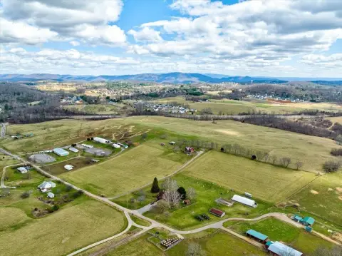 Large Land Tract in Blacksburg