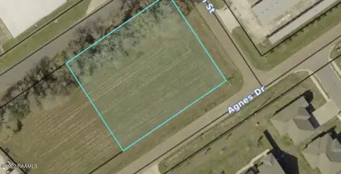 Commercial Lot in Breaux Bridge