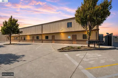Multi-Unit Industrial Warehouse