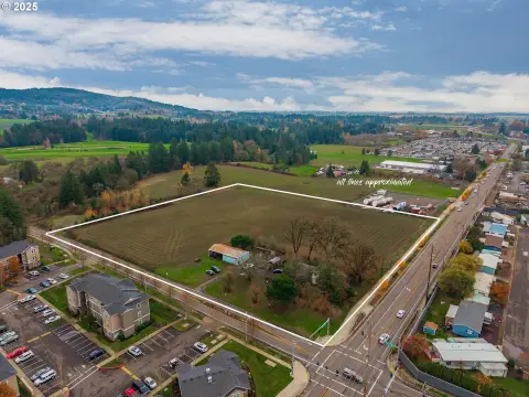 Newberg Development Opportunity: 7.2 Acres