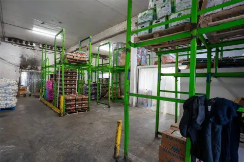 Refrigerated Warehouse Space in Miami