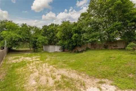 Versatile Land in Dallas, TX