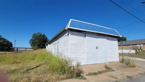 Warehouse with Two Roll-Up Doors