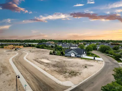 Custom Home Lot in Star River Ranch