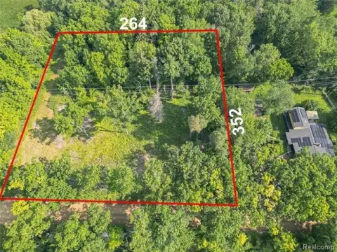 Residential Land in West Bloomfield