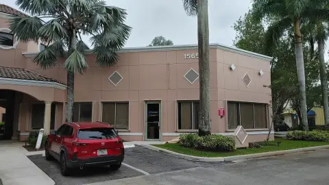 Freestanding Office Building in Weston
