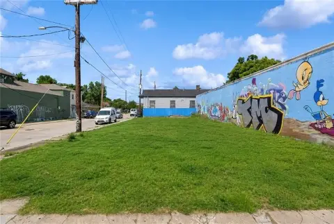 HMC-2 Commercial Corner Lot