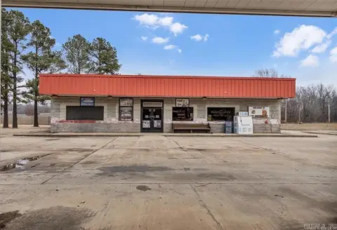 Former Gas Station with Kitchen
