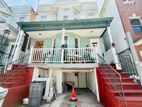 Side-by-Side Duplex with Parking