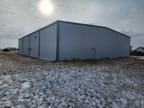 Insulated Warehouse with High Ceilings