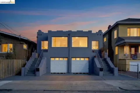 Oakland Duplex with Expansion Potential