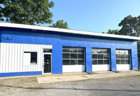 Mansfield Commercial Property with Repair