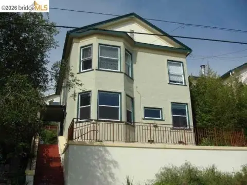 Historic Duplex with Garden