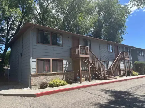 Fourplex Apartment Complex with Patio