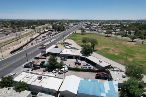 Fenced Auto Shop Property