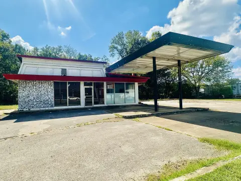 Selmer Commercial Property For Sale