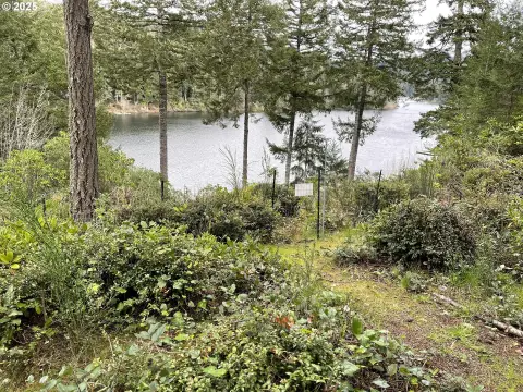 Lakefront Boat Storage Land