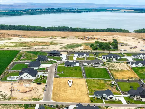 Residential Buildable Land with Views