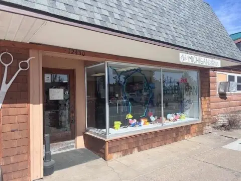 Atlanta Retail Storefront on M-32