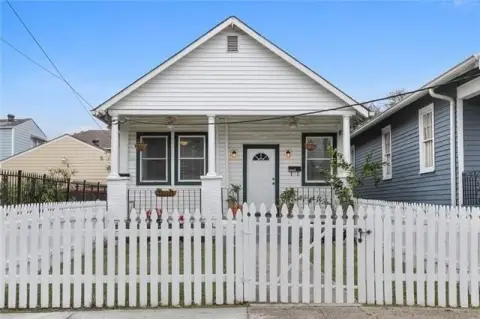 Duplex with Enclosed Yard