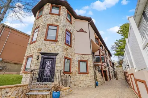 Custom-Built Home in Pleasant Plains