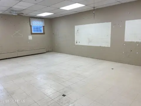 Freehold Commercial Space For Rent