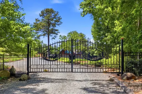 Lake Tillery Estate with Development Potential
