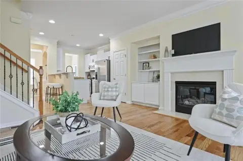 Renovated Brick Townhome with Terrace