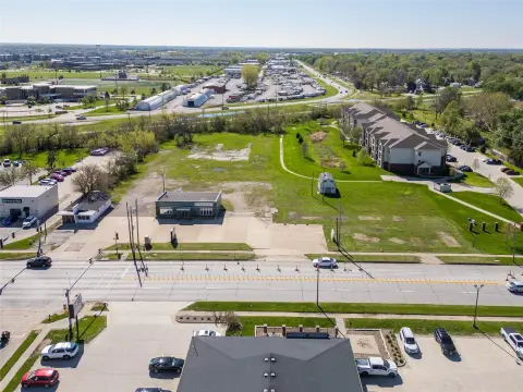 Trail-Connected Commercial Land