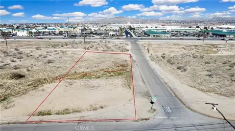 Commercial Lot in Growing Area
