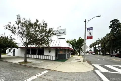 Mixed-Use Property with Restaurant