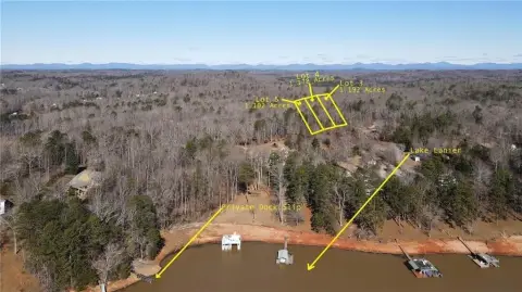 Residential Land in Murrayville, GA