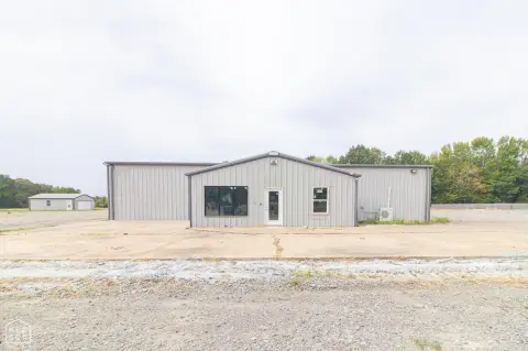 Flex Space with Living Quarters