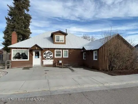 Pinedale Commercial Opportunity For Sale