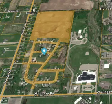 Residential Land in Lapeer, MI