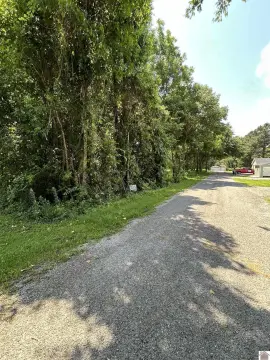 Level Lot Near Lake Barkley