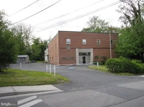 Four-Unit Retail Space