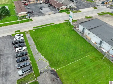 Commercial Lot in Benton, KY