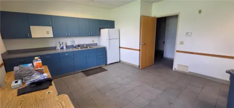 ADA-Compliant Office Units