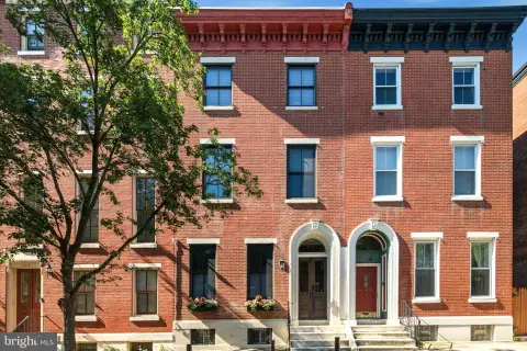 Triplex with Private Flex Spaces