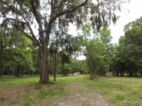High and Dry Country Acreage